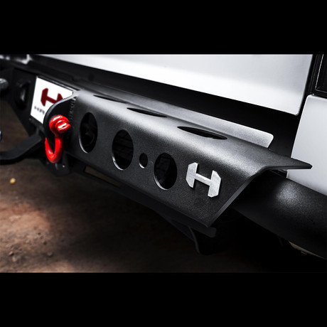 Parachoques Trasero Serie-G Toyota Hilux 2016-2023