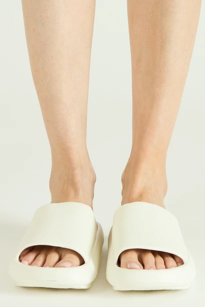 Zapatilla Nube Beige