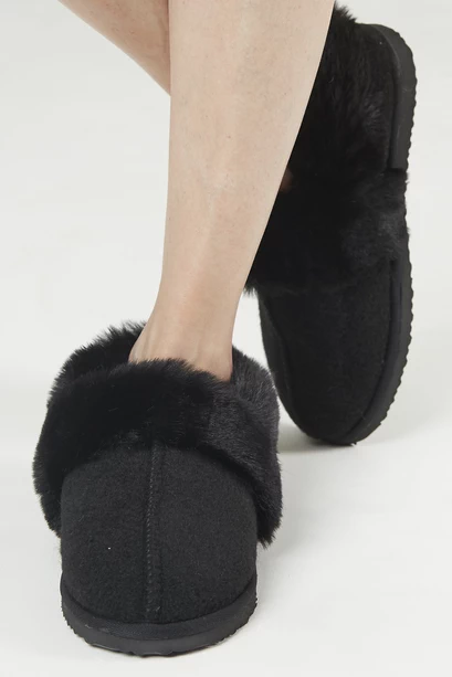 Zapatilla Furry Negro