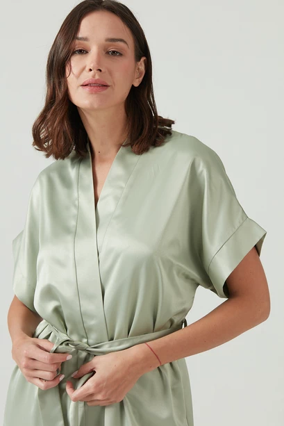 Bata Mini Satín Verde