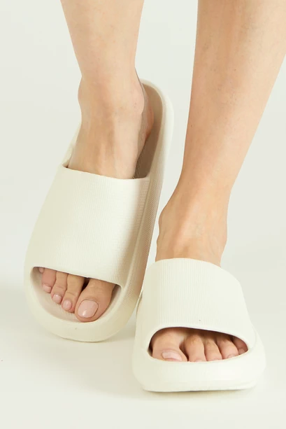 Zapatilla Nube Beige