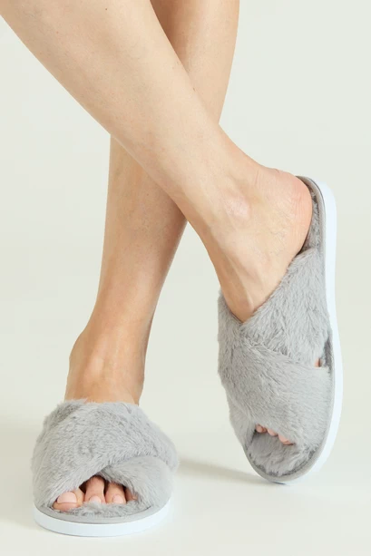 Zapatilla Cruzada Gris
