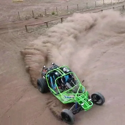 Buggy EVS / 2021, Convertido el 2021 <br> Este prototipo propio de EVS salió como alternativa para un eléctrico playero y terrenos más difíciles, con los mejores componentes. El resultado es increíble, mucha potencia y agarre. Usamos el mismo kit del escarabajo Naranjo, motor H9 de Netgain Motors con 235nm.  Este proyecto nos permitió apreciar realmente las capacidades de H9. Lo testeamos en dunas, caminos de tierras y hasta saltos.  ¡Se podrán imaginar la potencia de esta máquina! ( ver nuestro instagram). 