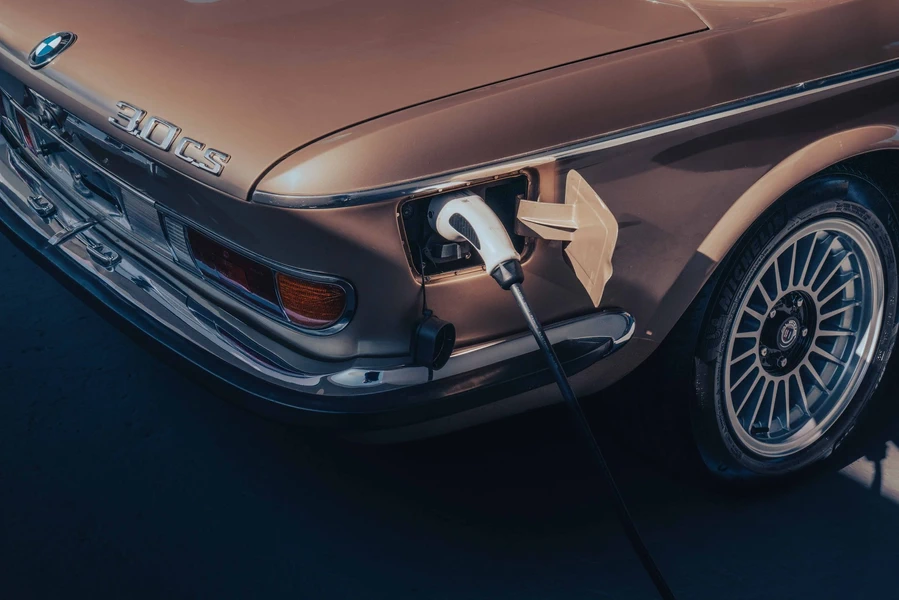 Vehículos eléctricos con sabor clásico: ¿Por qué convertir tu vehículo clásico?