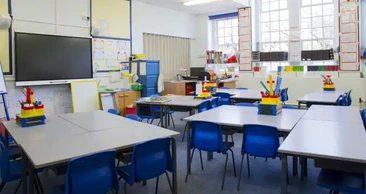 Conoce la importancia del uso de mobiliario escolar adecuado