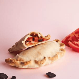 Empanada queso, tomate y aceitunas - 150 grs