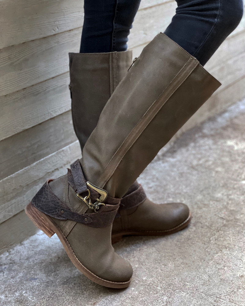 210330 Taupe