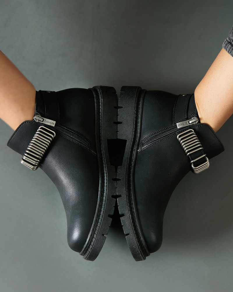 250368 Negro