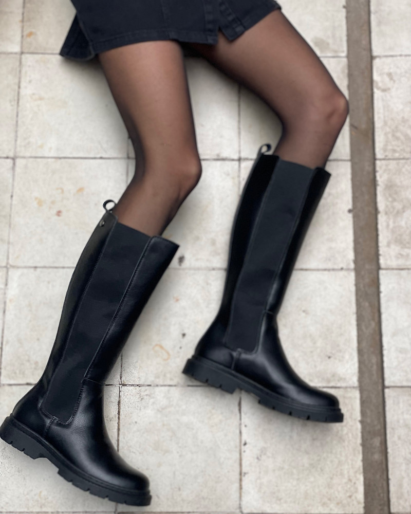 240358 Negro
