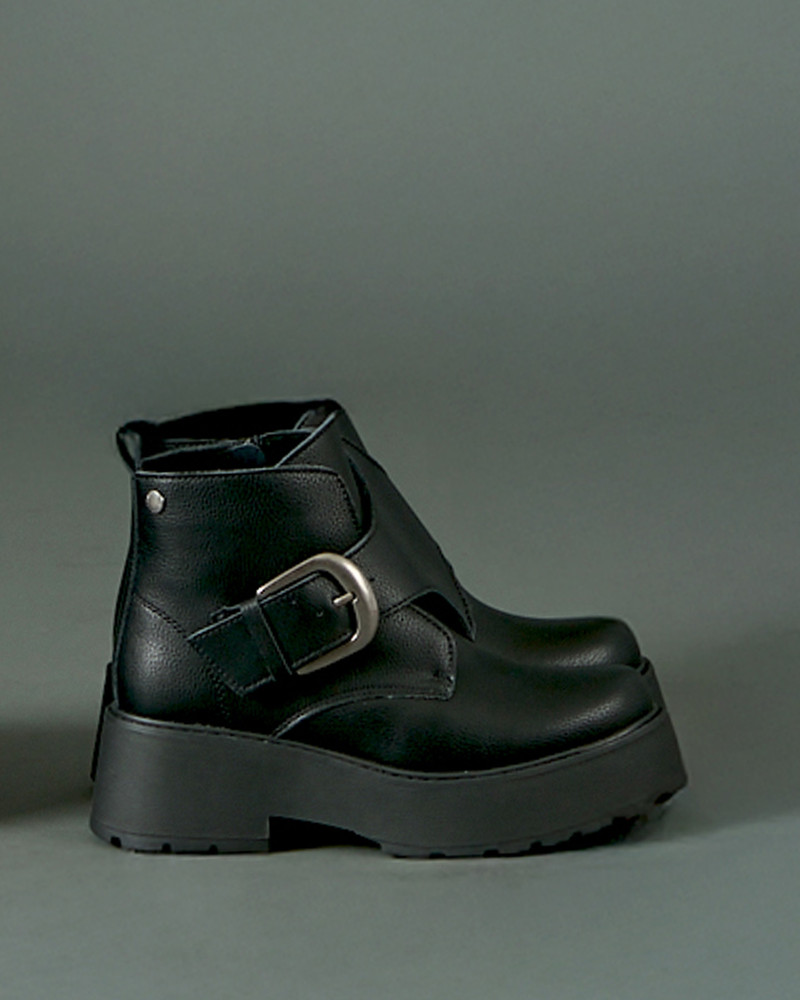 250685 Negro
