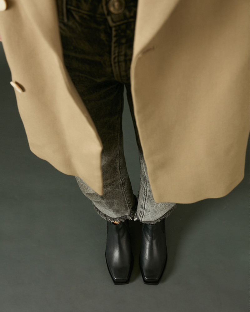 240481 Negro