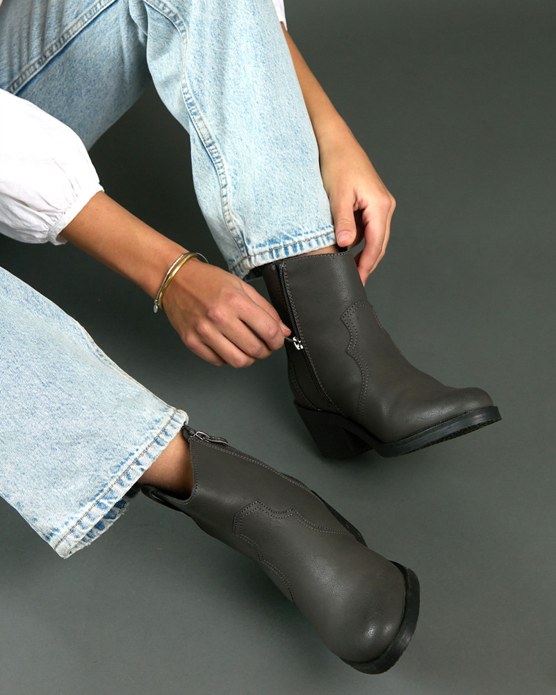 250593 Gris