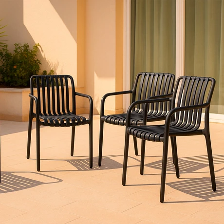 Set 4 Sillas Terraza Plástica Giza Negra