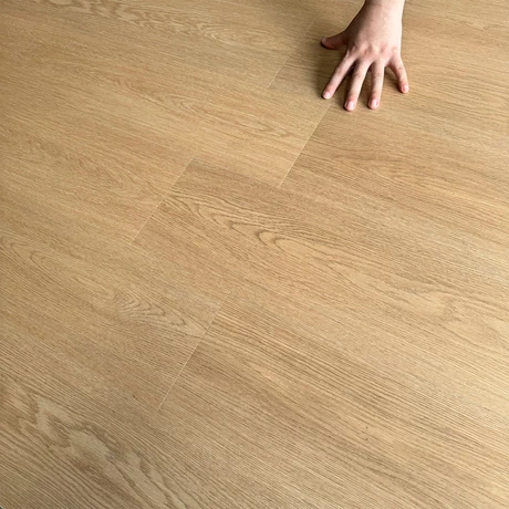 Piso SPC Roble Clásico Click 5+1 mm / 180mmx1220mm