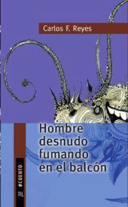 HOMBRE DESNUDO FUMADO EN EL BALCON